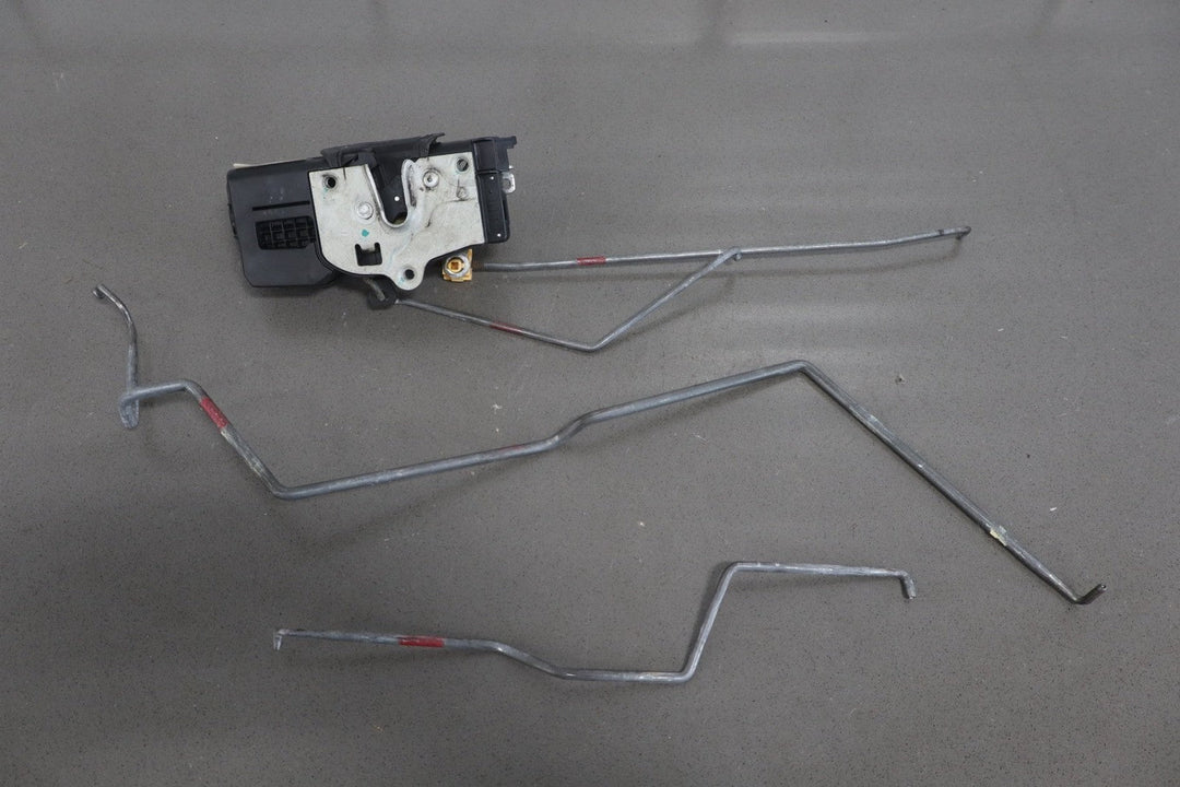 2003 - 2007 Hummer H2 - Left Front Door Latch 15816392