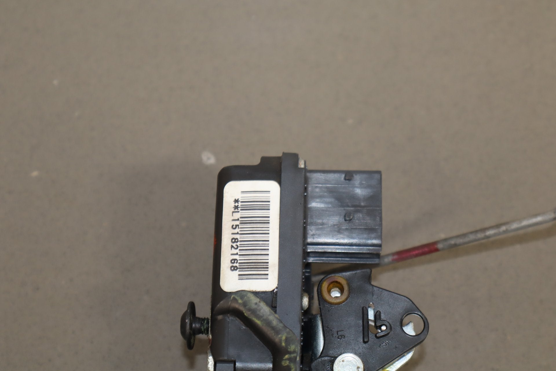 2003-2007 Hummer H2- Left Front Door Latch 15816392