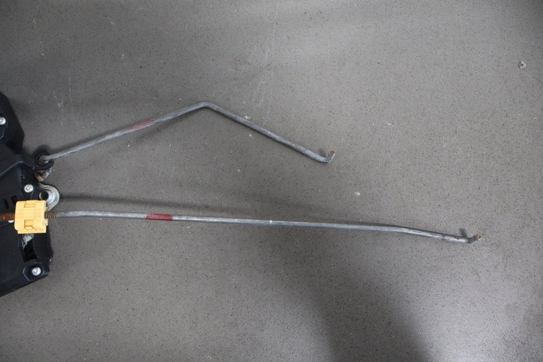 2003 - 2007 Hummer H2 - Left Front Door Latch 15816392