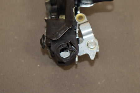 2003-2007 Hummer H2- Left Front Door Latch 15816392