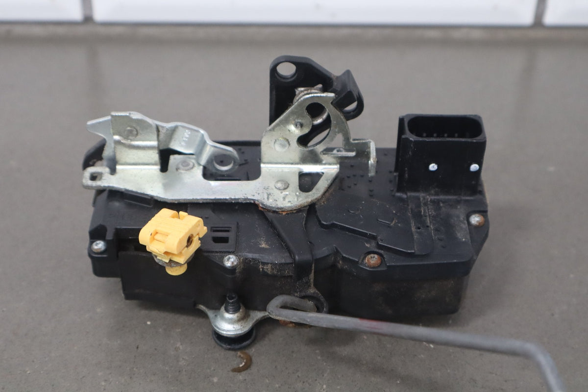 2003-2007 Hummer H2- Left Front Door Latch 15816392