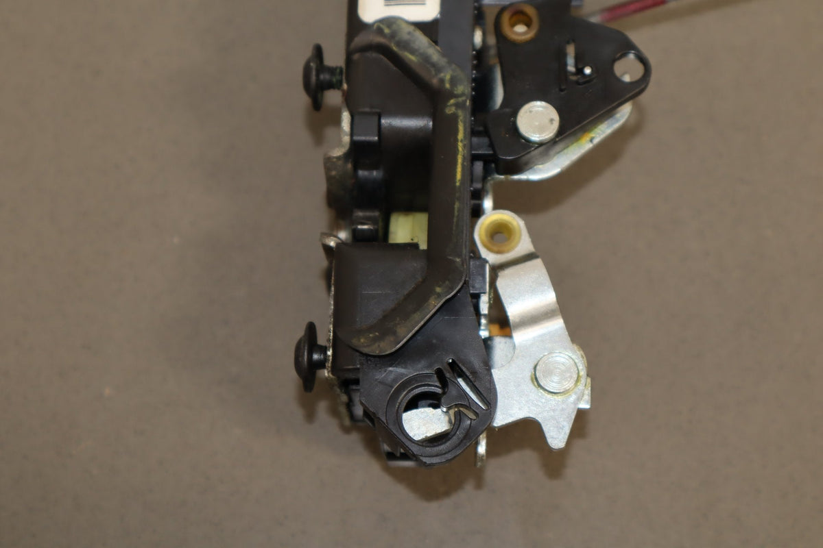 2003-2007 Hummer H2- Left Front Door Latch 15816392