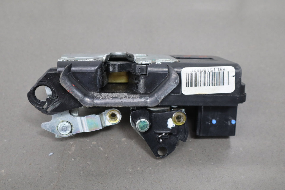 2003-2007 Hummer H2 - Left Front Door Latch 15816392