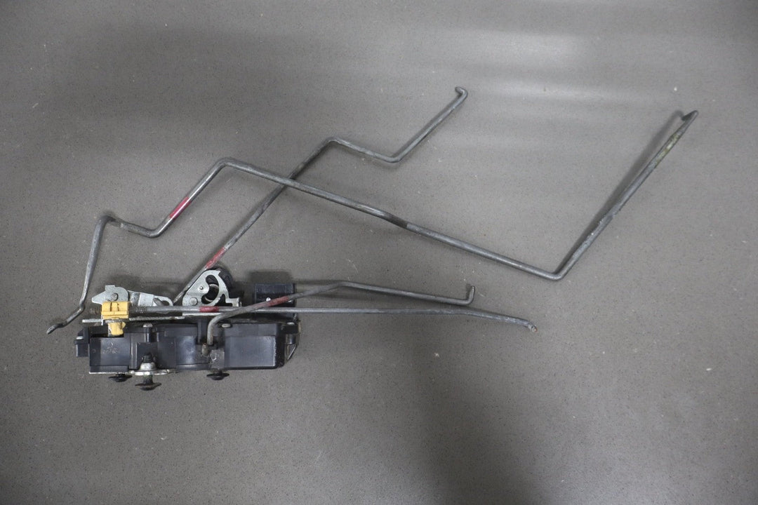 2003 - 2007 Hummer H2 - Left Front Door Latch 15816392