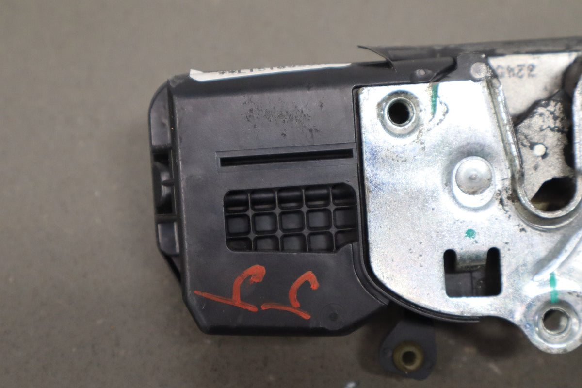 2003-2007 Hummer H2 - Left Front Door Latch 15816392