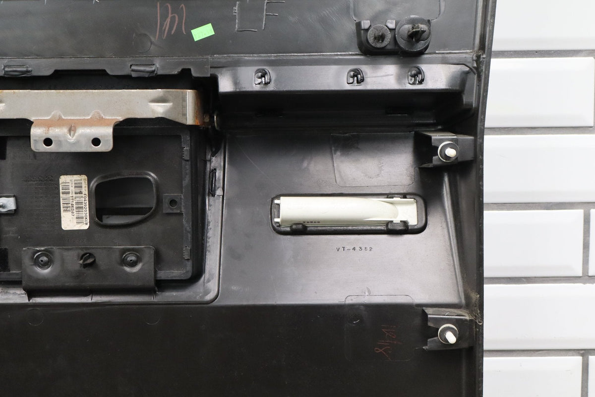2003-2007 Hummer H2 - Left Front Door Trim Panel Black 482 15846876