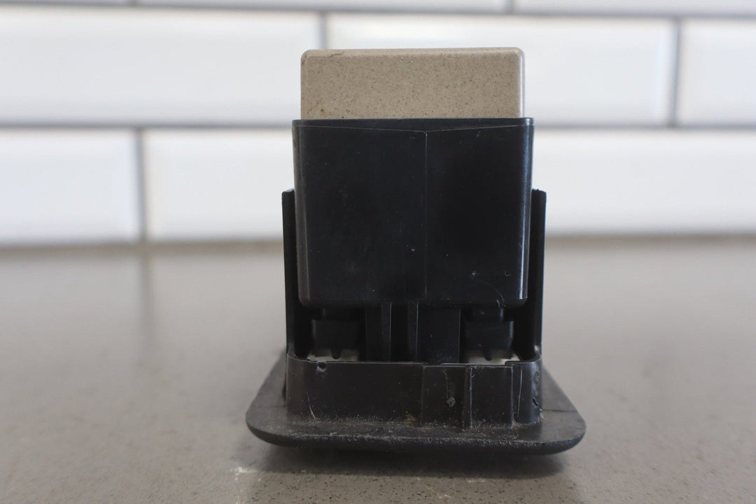 2003 - 2007 Hummer H2 - Left Front Master Window Switch W/ Bezel