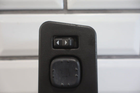 2003 - 2007 Hummer H2 - Left Front Master Window Switch W/ Bezel