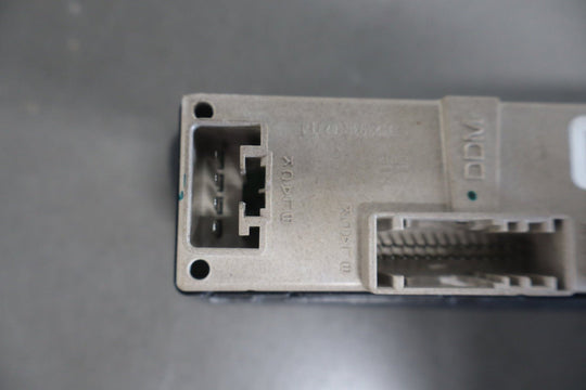 2003 - 2007 Hummer H2 - Left Front Master Window Switch W/ Bezel