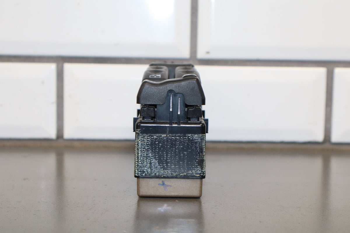 2003-2007 Hummer H2- Left Front Window Switch