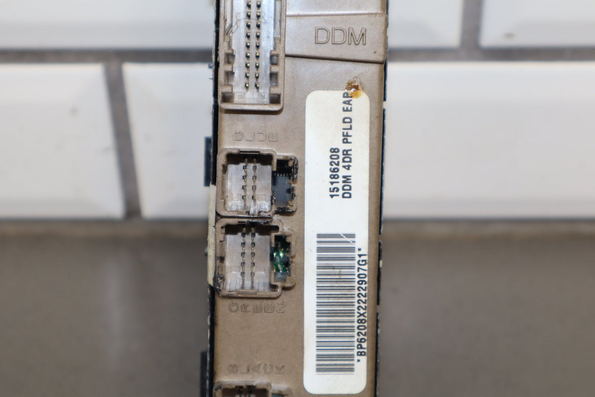 2003-2007 Hummer H2- Left Front Window Switch