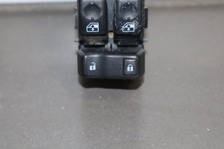 2003-2007 Hummer H2- Left Front Window Switch