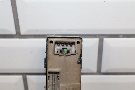 2003-2007 Hummer H2- Left Front Window Switch