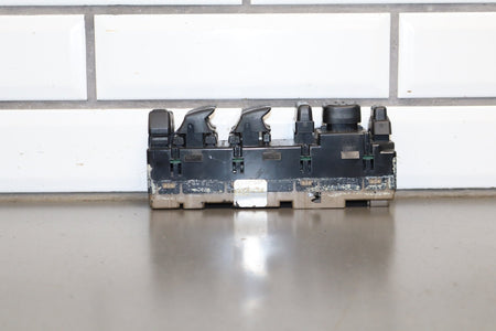 2003-2007 Hummer H2- Left Front Window Switch