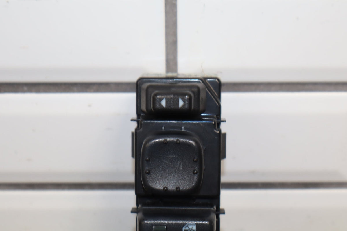 2003-2007 Hummer H2- Left Front Window Switch