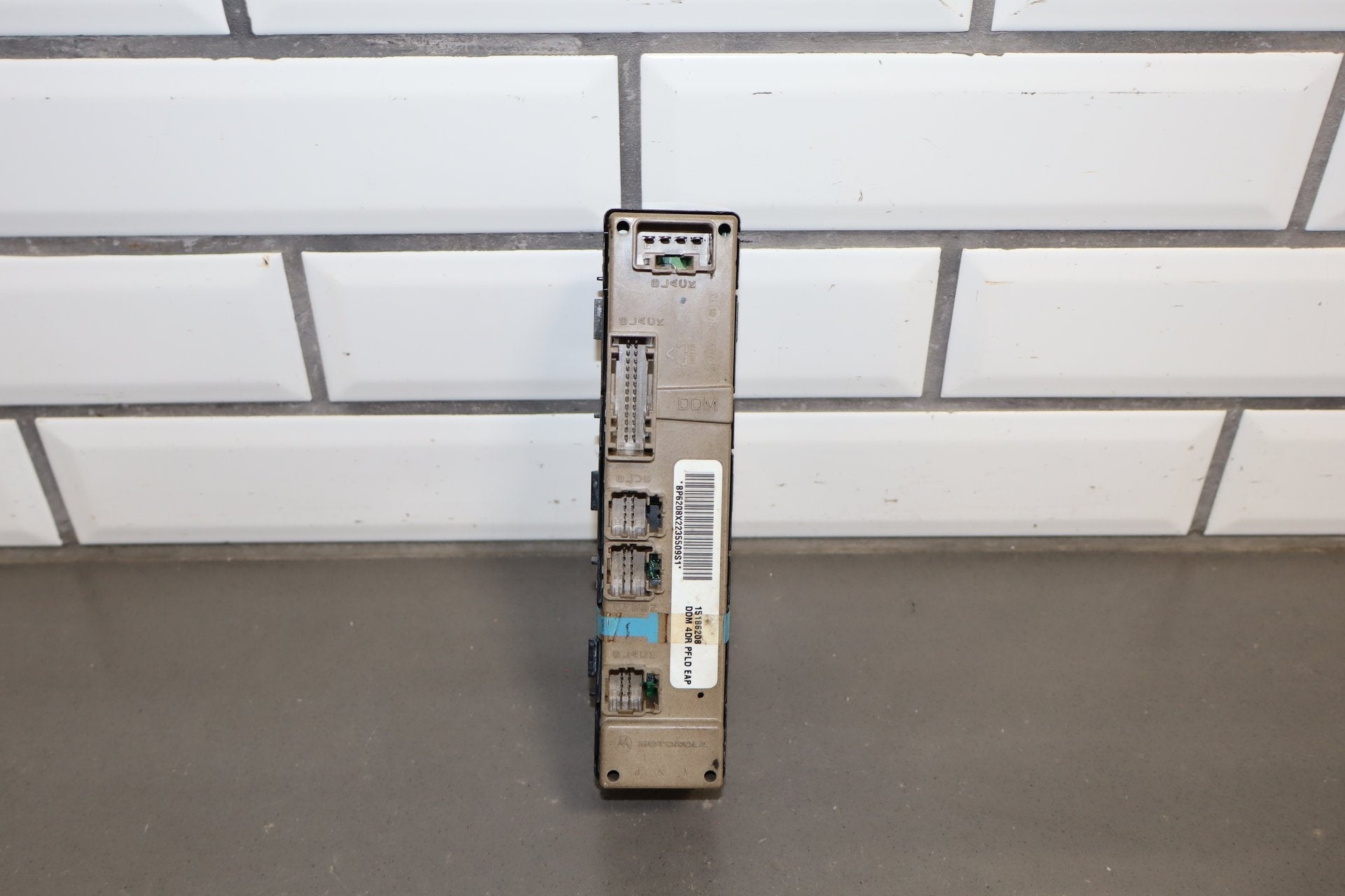 2003-2007 Hummer H2- Left Front Window Switch