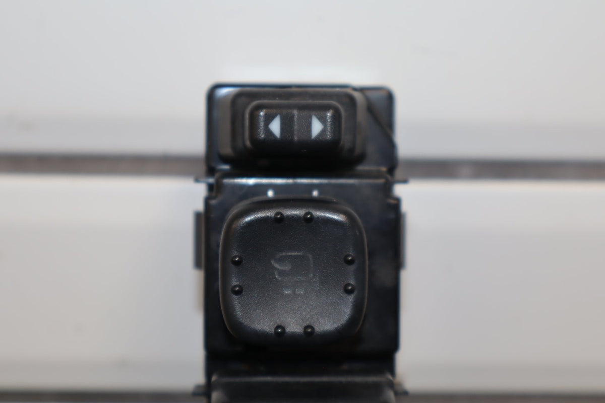 2003-2007 Hummer H2- Left Front Window Switch