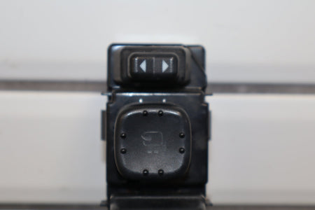 2003-2007 Hummer H2- Left Front Window Switch