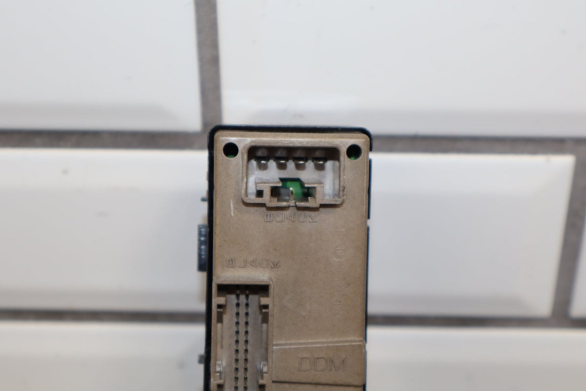 2003-2007 Hummer H2- Left Front Window Switch