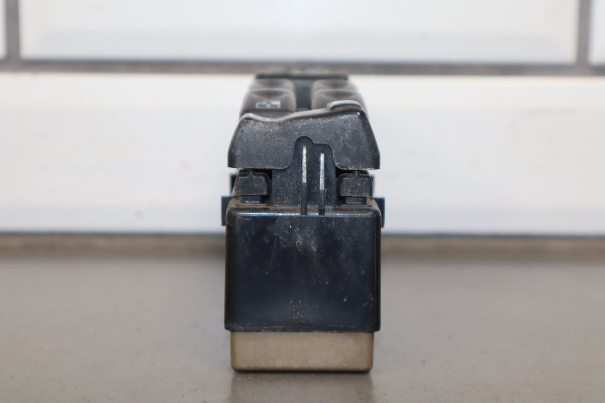 2003-2007 Hummer H2- Left Front Window Switch