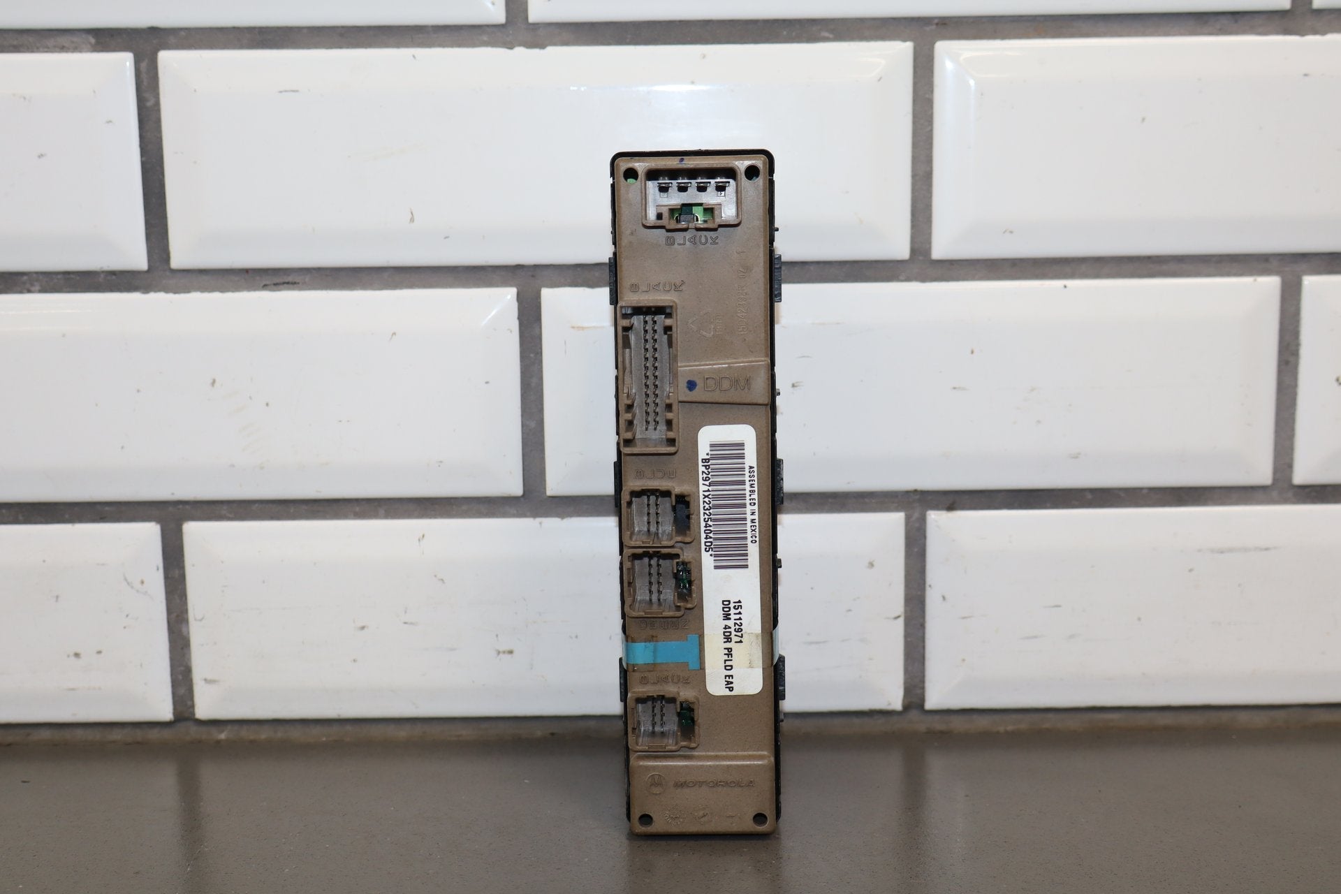 2003-2007 Hummer H2- Left Front Window Switch