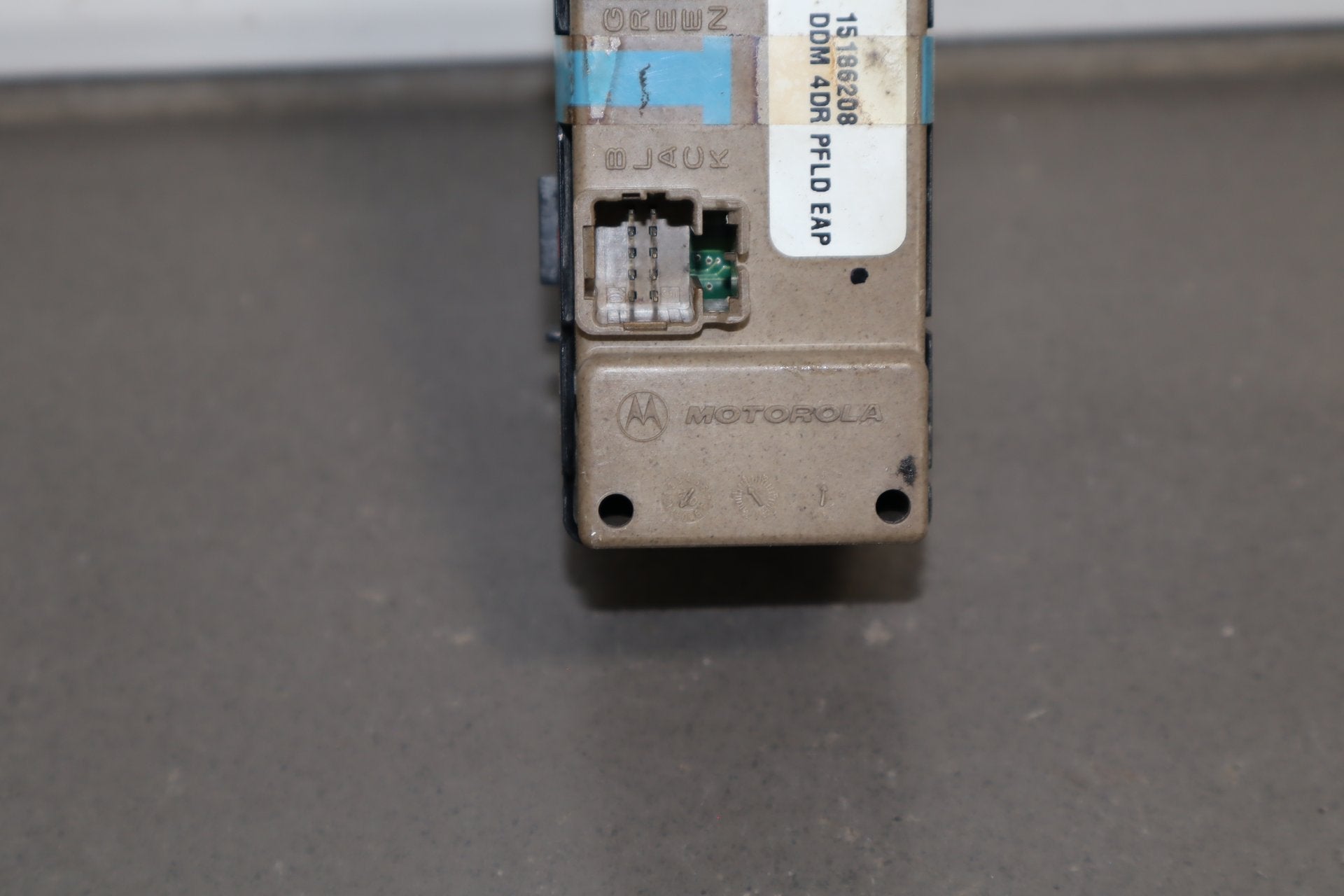 2003-2007 Hummer H2- Left Front Window Switch