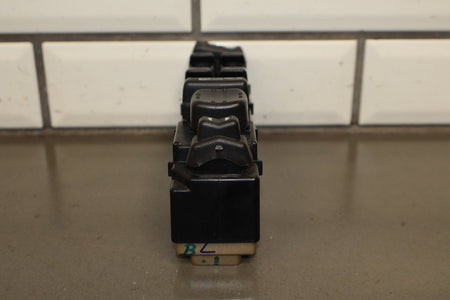 2003-2007 Hummer H2 - Left Front Window Switch W/ Bezel Black