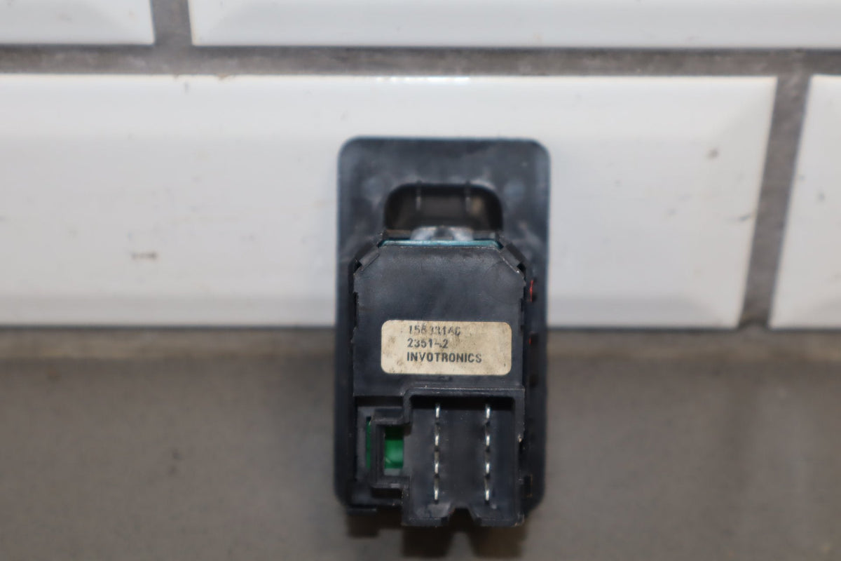 2003-2007 Hummer H2- Left or Right Rear Window Switch 15093146