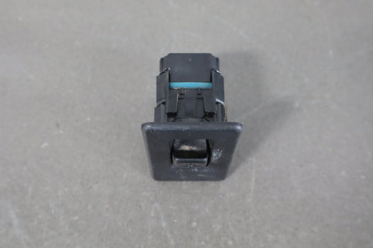 2003 - 2007 Hummer H2 - Left or Right Rear Window Switch 15093146