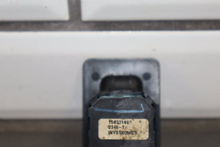 2003-2007 Hummer H2- Left or Right Rear Window Switch 15093146