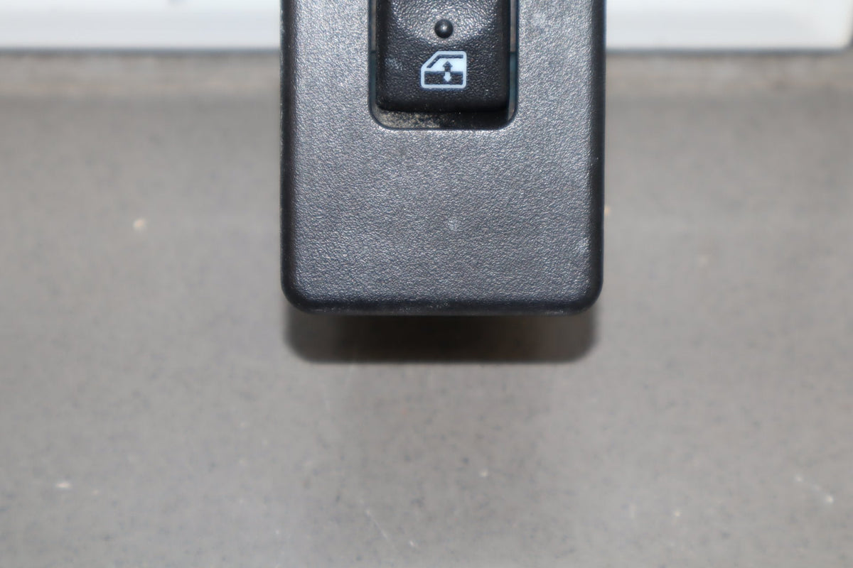 2003-2007 Hummer H2- Left or Right Rear Window Switch 15093146