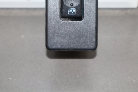 2003-2007 Hummer H2- Left or Right Rear Window Switch 15093146