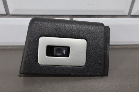 2003 - 2007 Hummer H2 - Left or Right Rear Window Switch 15093146