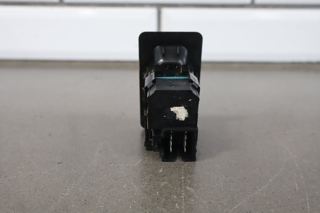 2003 - 2007 Hummer H2 - Left or Right Rear Window Switch 15093146