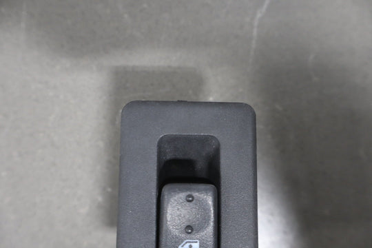 2003 - 2007 Hummer H2 - Left or Right Rear Window Switch 15093146