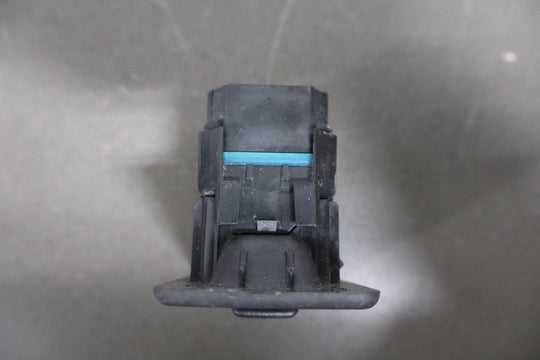 2003 - 2007 Hummer H2 - Left or Right Rear Window Switch 15093146