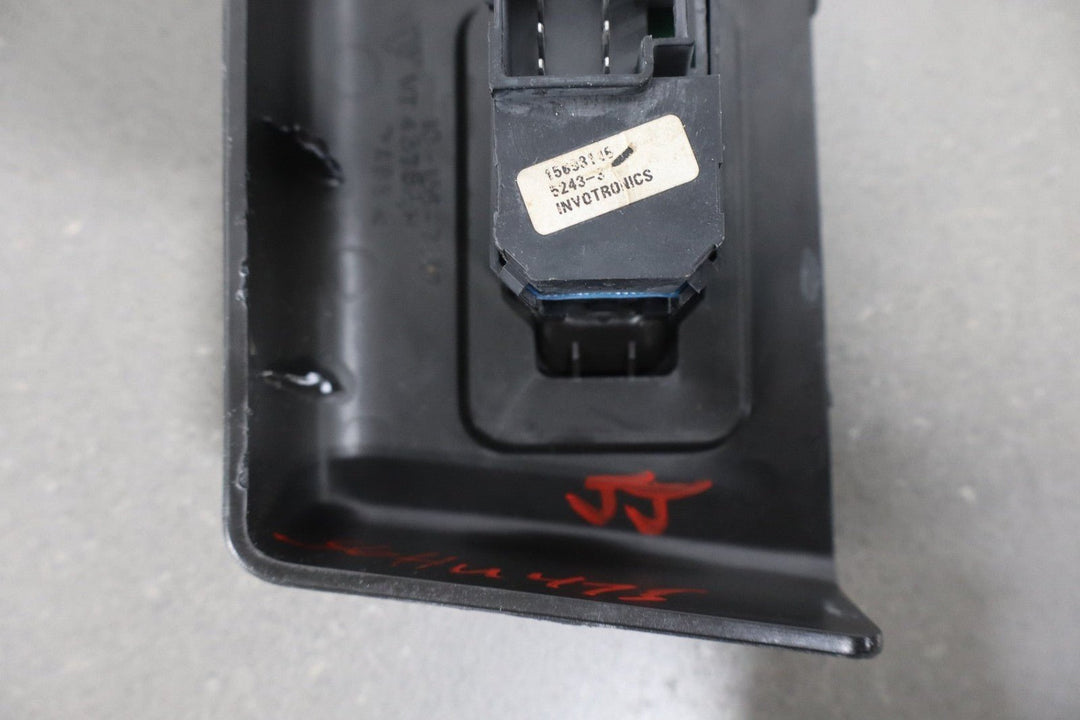 2003 - 2007 Hummer H2 - Left or Right Rear Window Switch 15093146