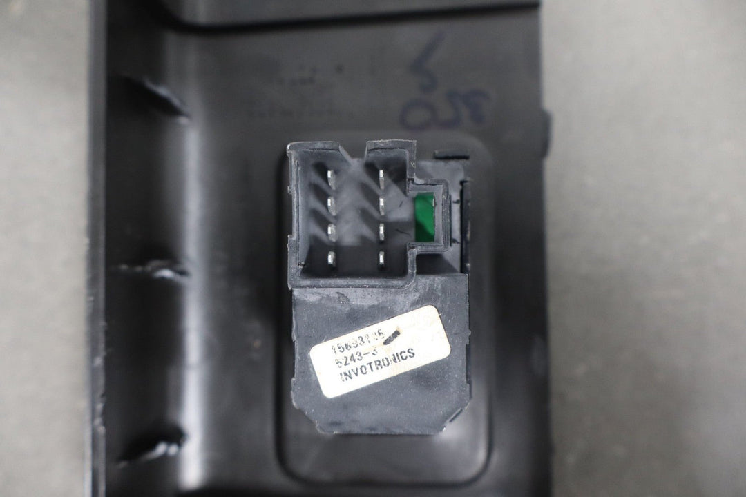 2003 - 2007 Hummer H2 - Left or Right Rear Window Switch 15093146
