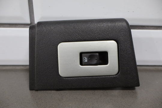 2003 - 2007 Hummer H2 - Left or Right Rear Window Switch 15093146