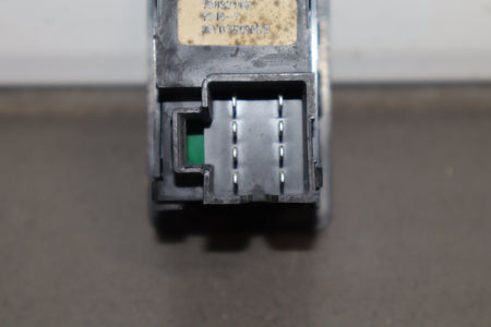 2003-2007 Hummer H2- Left or Right Rear Window Switch 15093146