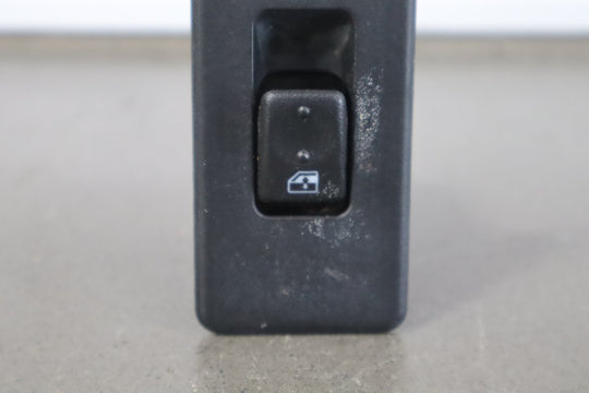 2003 - 2007 Hummer H2 - Left or Right Rear Window Switch 15093146