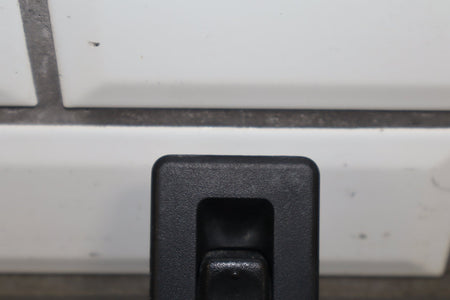 2003-2007 Hummer H2- Left or Right Rear Window Switch 15093146