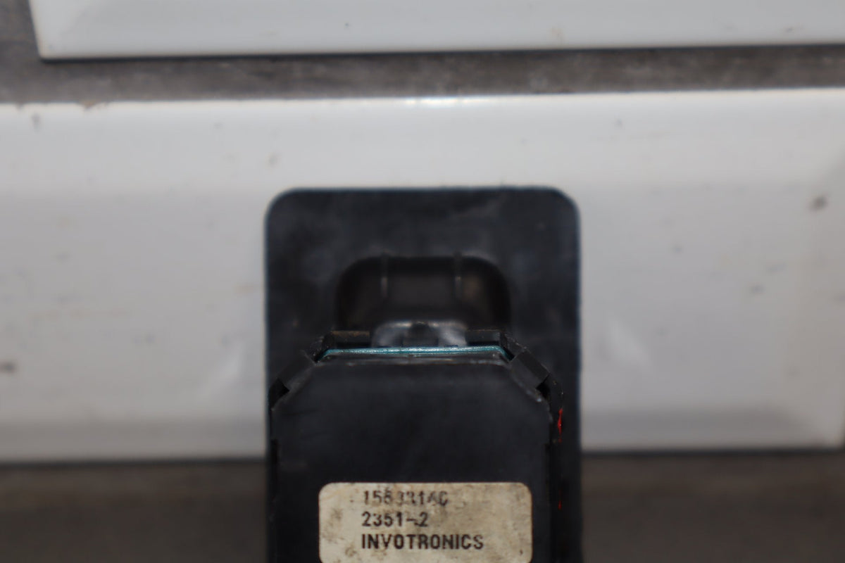 2003-2007 Hummer H2- Left or Right Rear Window Switch 15093146