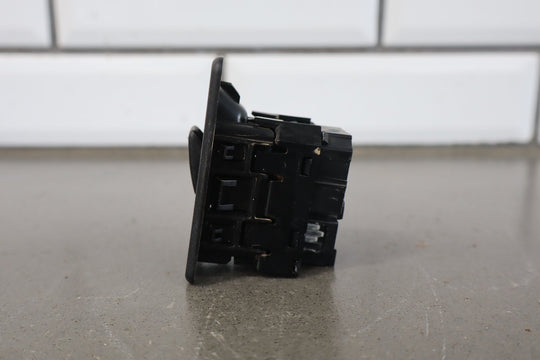 2003 - 2007 Hummer H2 - Left or Right Rear Window Switch 15093146