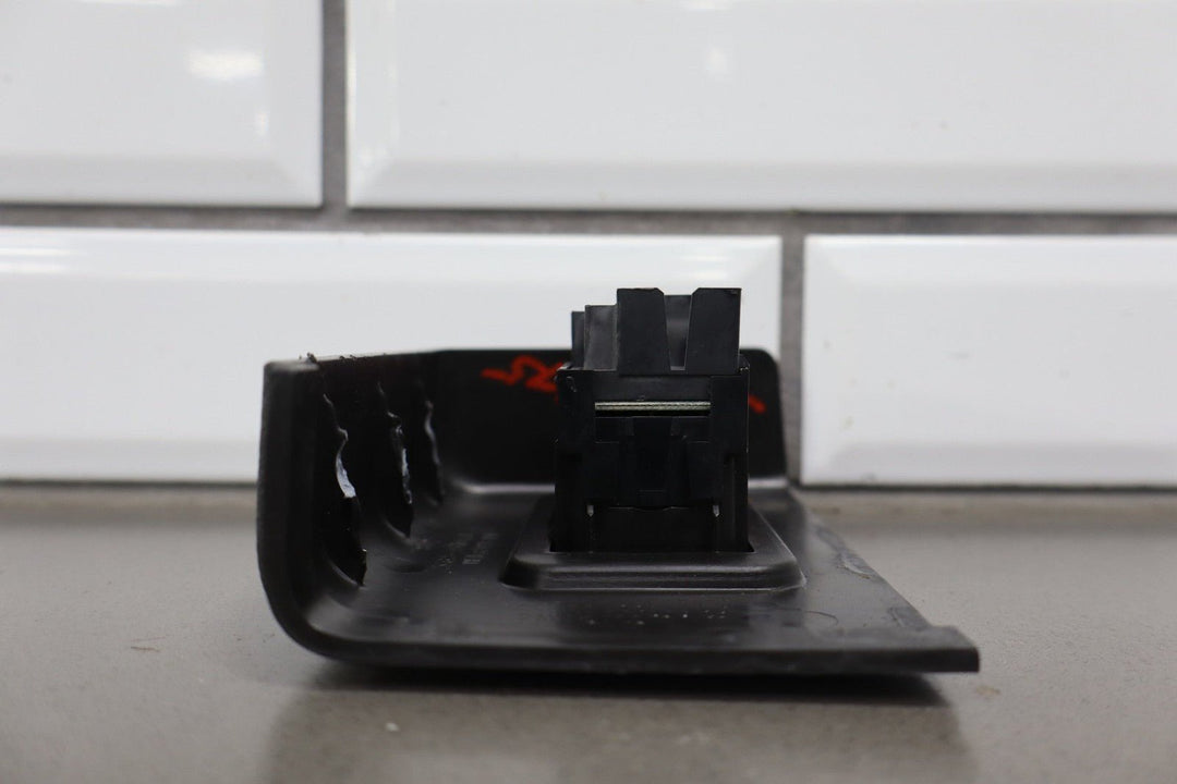 2003 - 2007 Hummer H2 - Left or Right Rear Window Switch 15093146