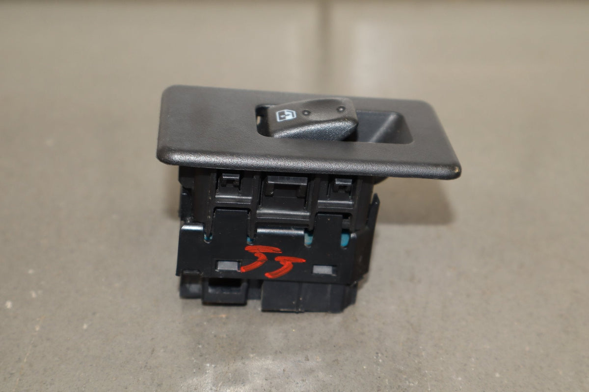 2003-2007 Hummer H2 - Left or Right Rear Window Switch