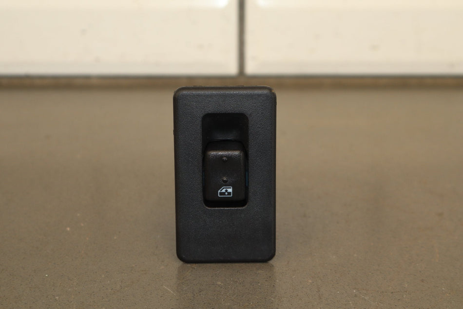 2003-2007 Hummer H2 - Left or Right Rear Window Switch