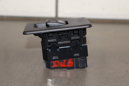 2003-2007 Hummer H2 - Left or Right Rear Window Switch