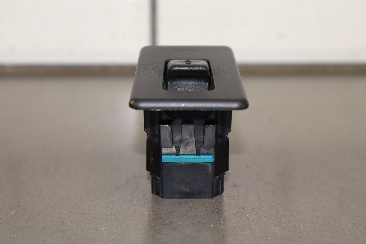 2003-2007 Hummer H2 - Left or Right Rear Window Switch