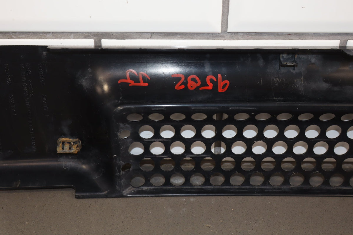 2003-2007 Hummer H2 Lower Front Grille 15078156